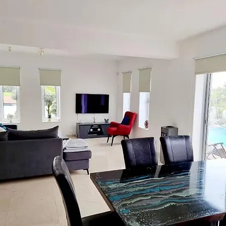 Pensiune Relax With The Whole Family At Peaceful Location ! Geroskipou