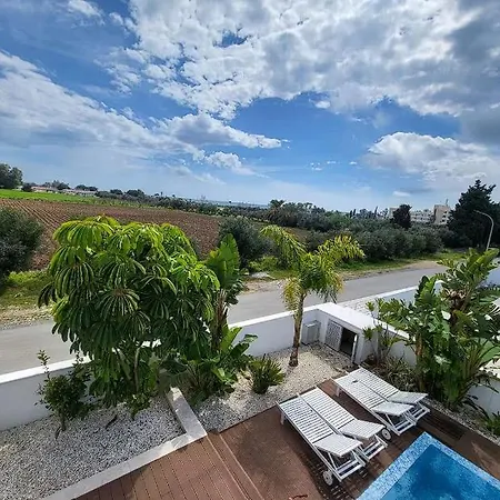 Relax With The Whole Family At Peaceful Location ! Pensiune Geroskipou