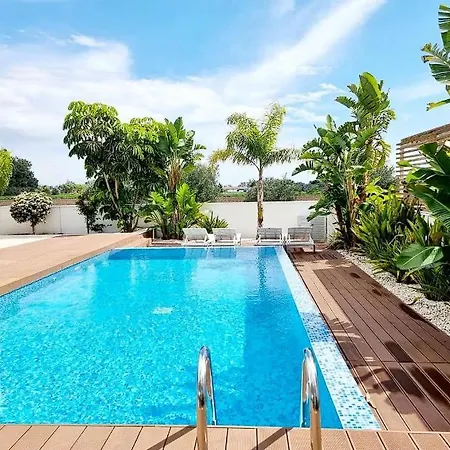 Relax With The Whole Family At Peaceful Location ! *